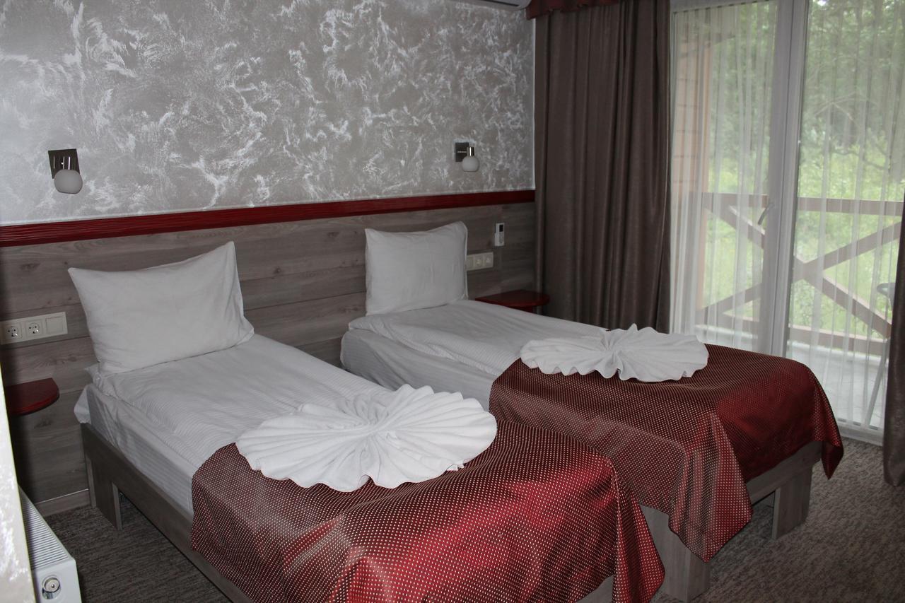 Dikii Med Hotel Heletinci Kültér fotó