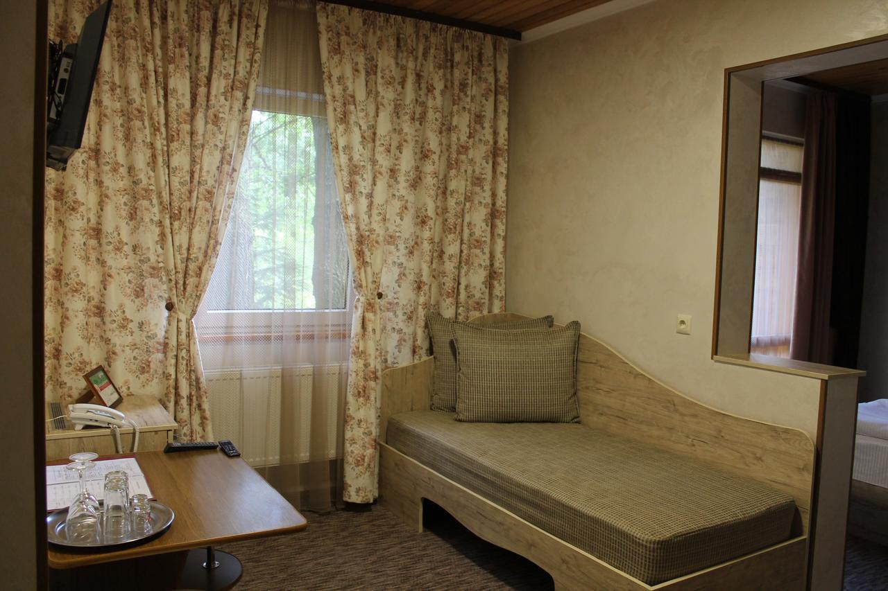 Dikii Med Hotel Heletinci Kültér fotó